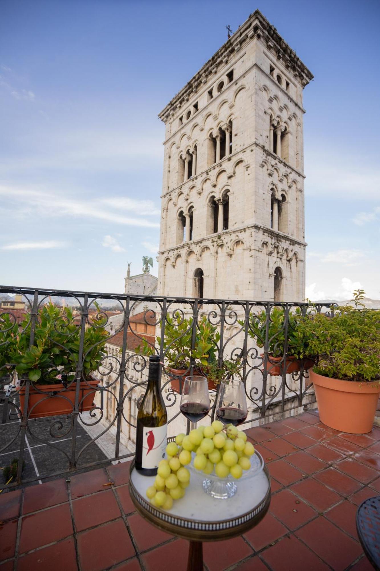 Palazzo Rocchi - Residenza D'Epoca Bed and Breakfast Λούκα Εξωτερικό φωτογραφία