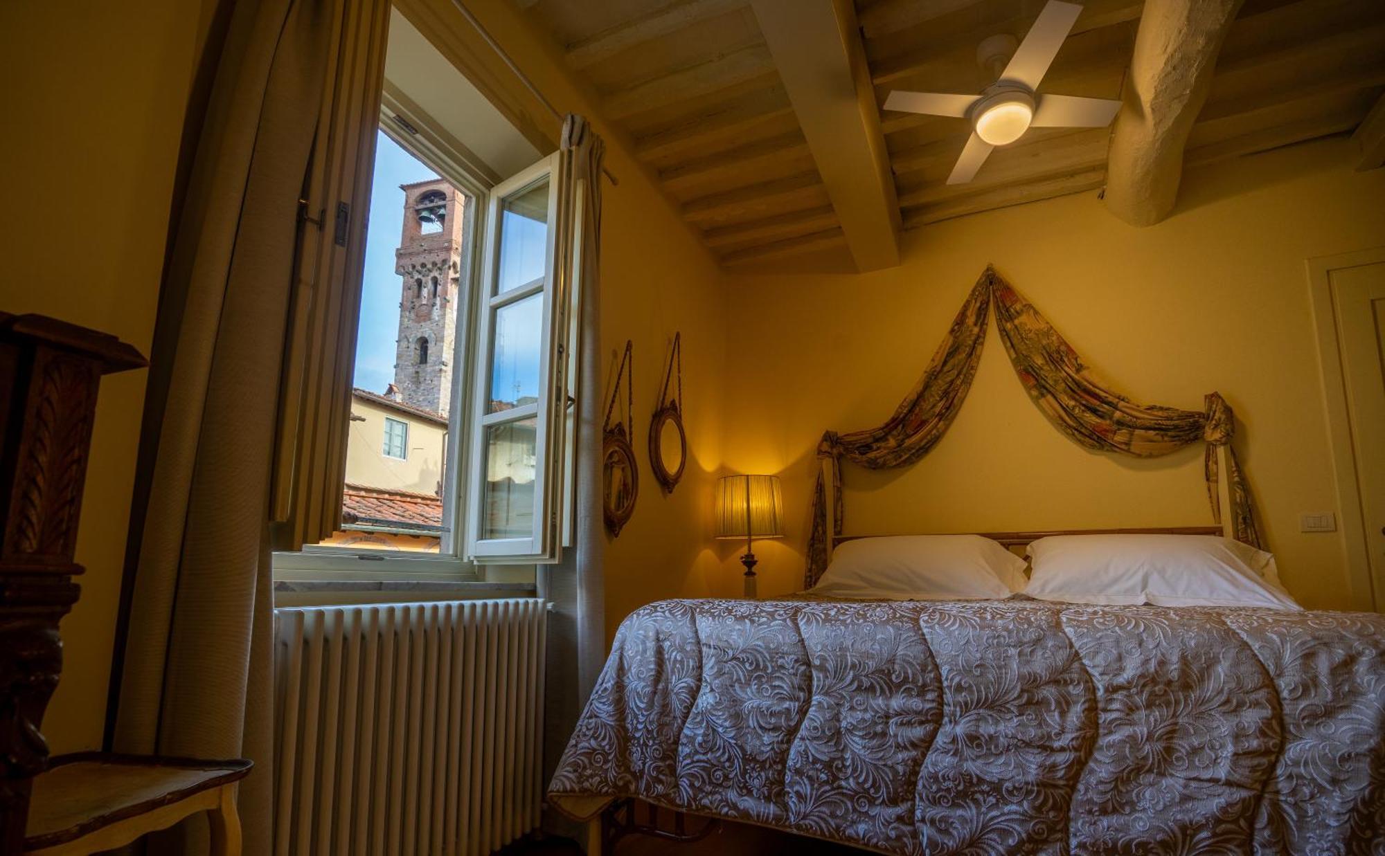 Palazzo Rocchi - Residenza D'Epoca Bed and Breakfast Λούκα Εξωτερικό φωτογραφία