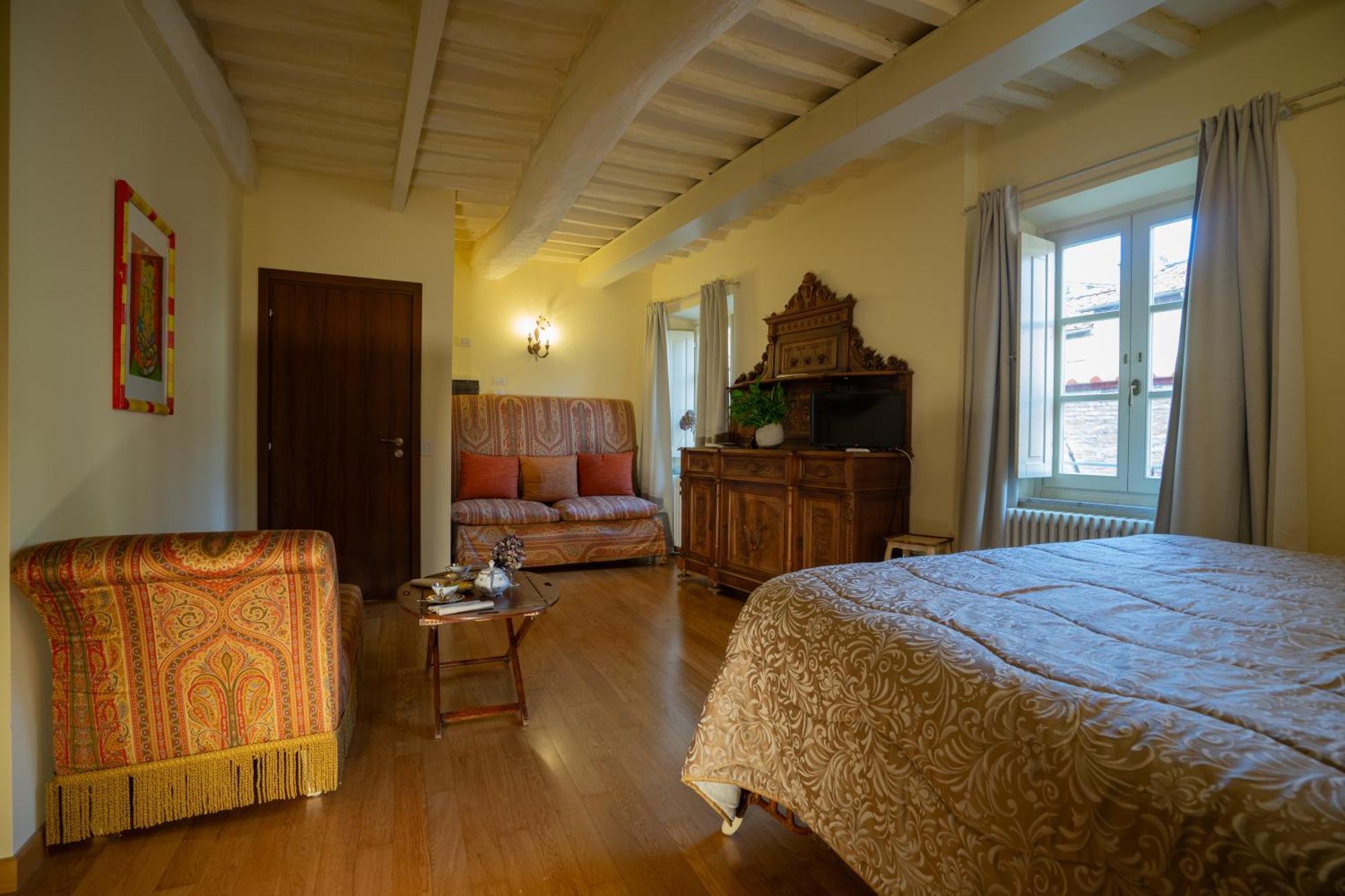 Palazzo Rocchi - Residenza D'Epoca Bed and Breakfast Λούκα Εξωτερικό φωτογραφία