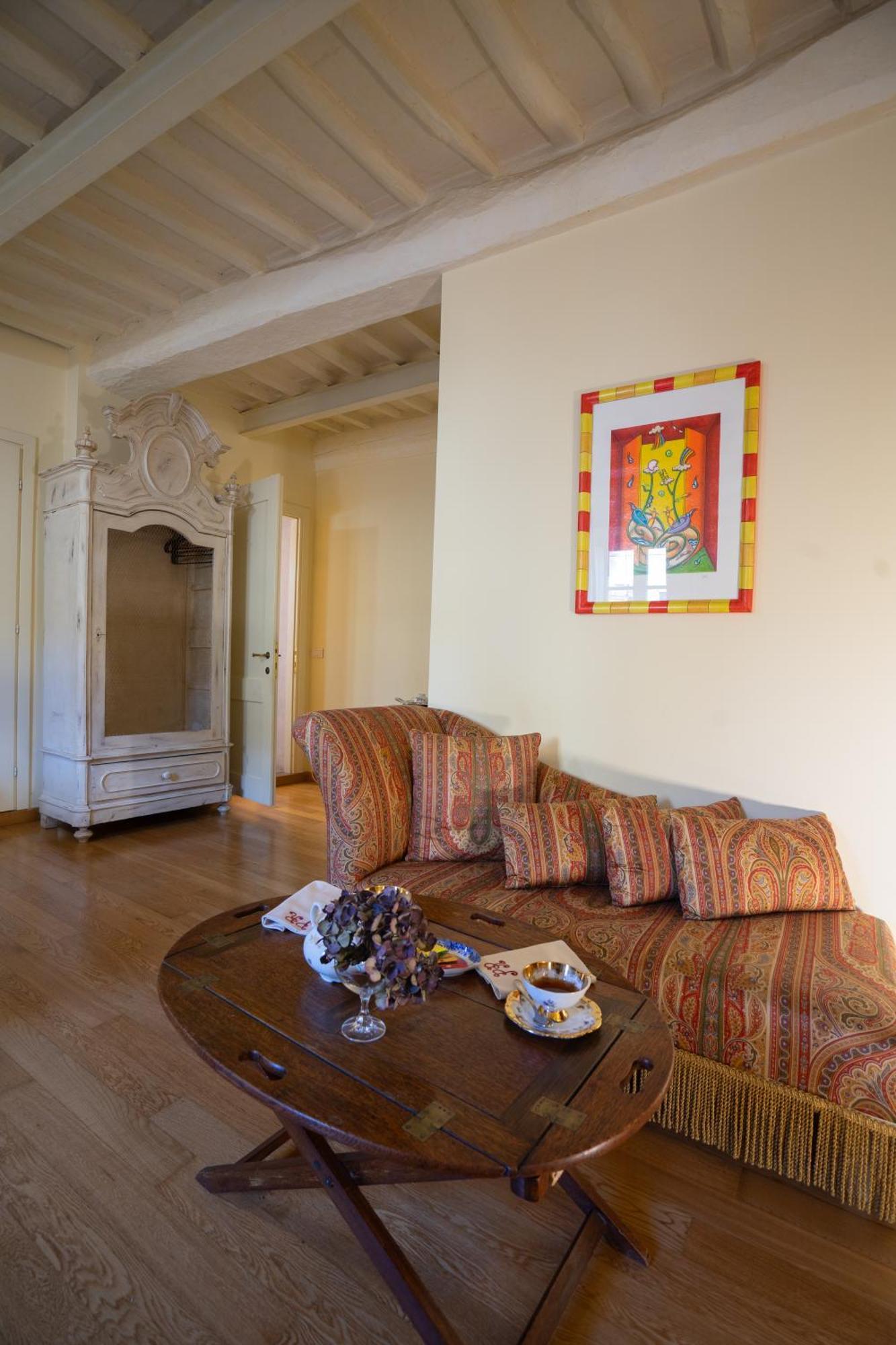 Palazzo Rocchi - Residenza D'Epoca Bed and Breakfast Λούκα Εξωτερικό φωτογραφία
