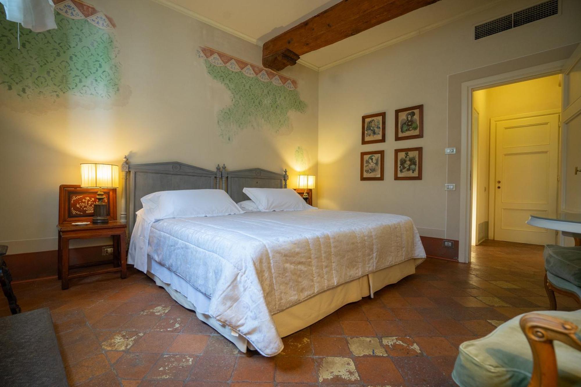 Palazzo Rocchi - Residenza D'Epoca Bed and Breakfast Λούκα Εξωτερικό φωτογραφία