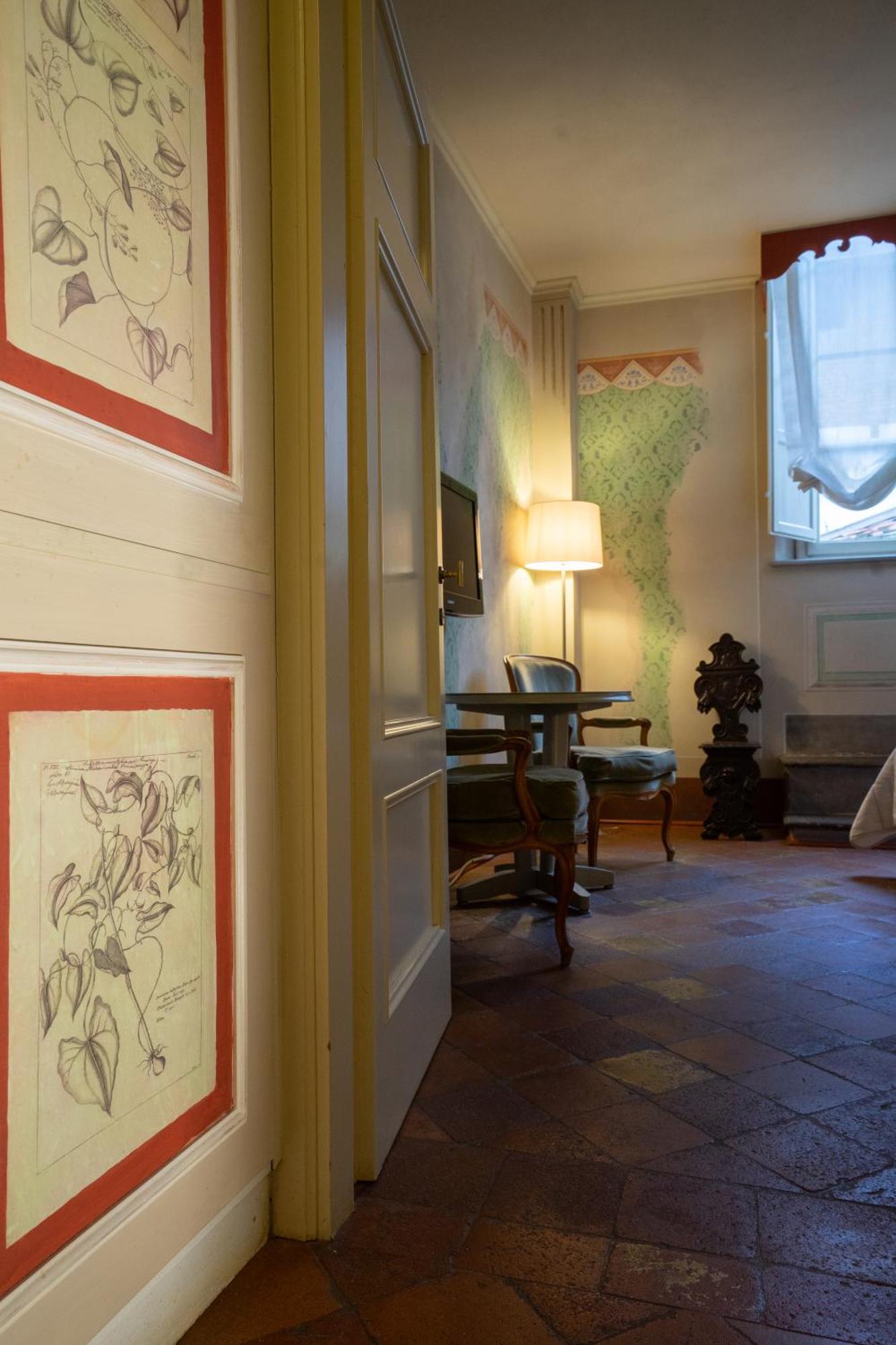 Palazzo Rocchi - Residenza D'Epoca Bed and Breakfast Λούκα Εξωτερικό φωτογραφία