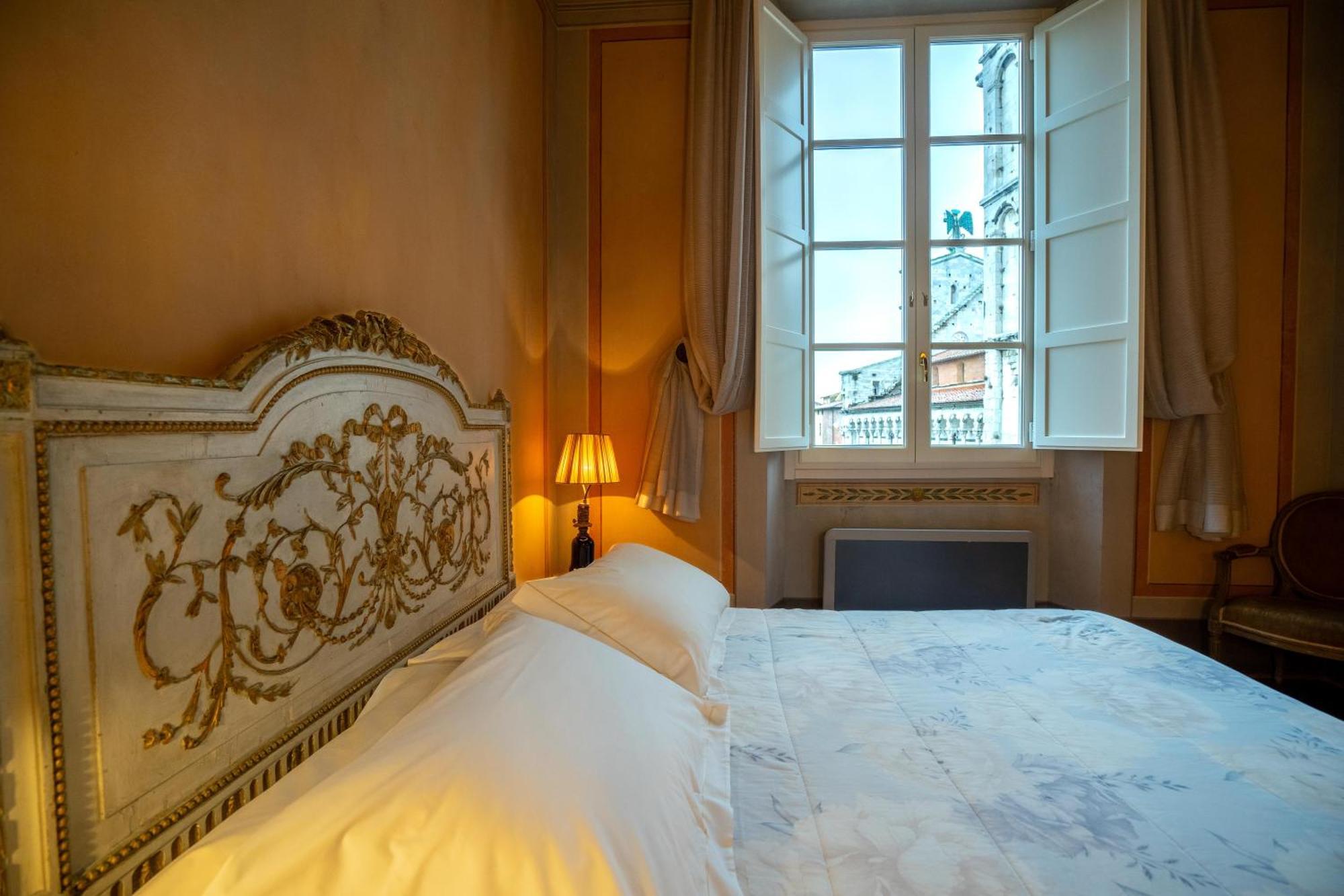Palazzo Rocchi - Residenza D'Epoca Bed and Breakfast Λούκα Εξωτερικό φωτογραφία
